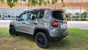 Jeep Renegade 10 Anos comemora primeira década de fabricação no Brasil