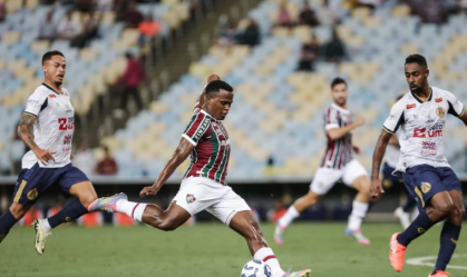 Jhon Arias comanda o ataque do Fluminense contra o Aparecidense