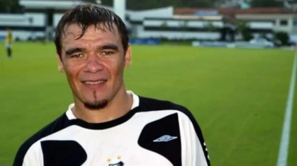 Julio Manzur, ex-zagueiro do Santos