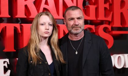 Liev Schreiber fala pela 1ª vez de filha trans: "Não pareceu grande coisa"