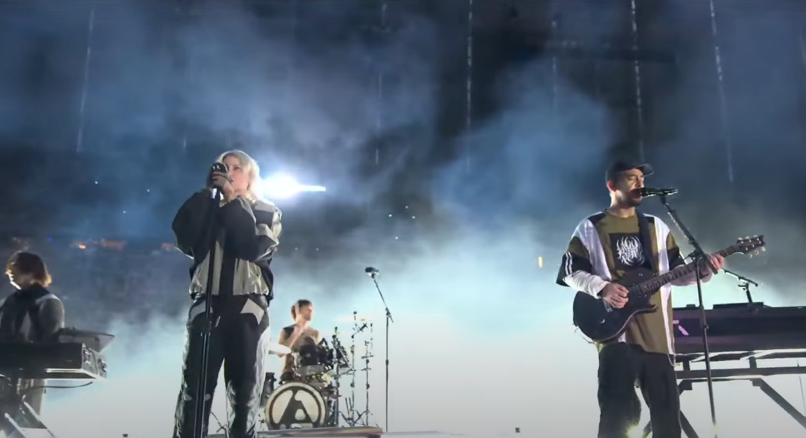 Linkin Park une hits antigos com nova fase em show na final da Champions
