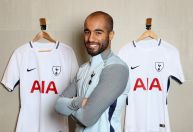Com passagem pelo clube, Lucas Moura comemora título do Tottenham