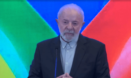 Lula diz que pretende ir ao velório de Mujica nesta quarta-feira (14)