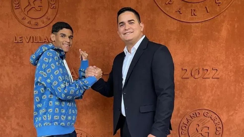 Luva de Pedreiro e Allan Jesus durante período em que trabalharam juntos