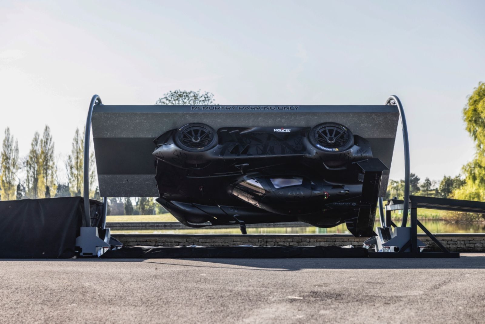 Isso se deve à quantidade de downforce que eles geram na velocidade • McMurtry Automotive/Divulgação