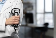 Medicina e outros cursos EaD: veja graduações atingidas por veto do MEC