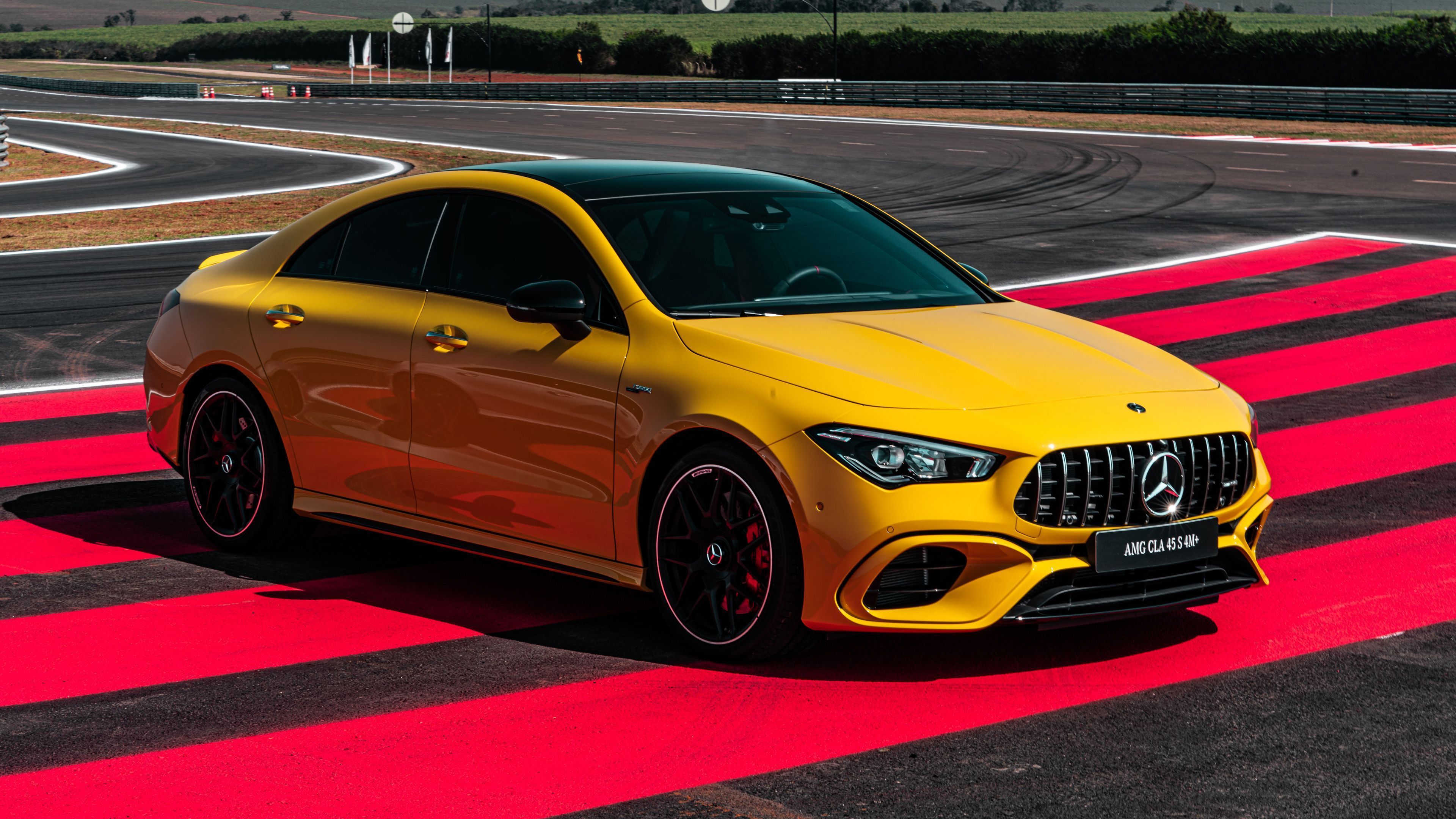 Mercedes-AMG CLA 45 S 4Matic tem motor 2.0T de 421 cv • Malagrine/Divulgação