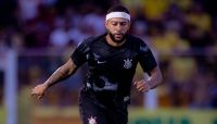 Michel Bastos defende transferência de Memphis Depay para clube turco