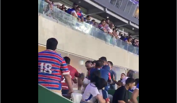 Moisés discute com torcedores do Fortaleza