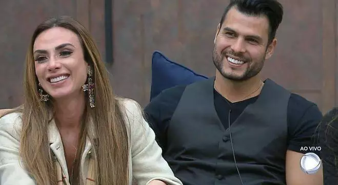 Nicole Bahls e Marcelo Bimbi foram os ganhadores da 4ª edição do Power Couple • Reprodução / Play Plus