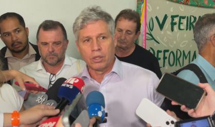 Movimento que não faz pressão é pelego, diz Paulo Teixeira em evento do MST