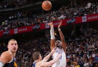 NBA: Thunder vence Nuggets e empata série em 2 a 2
