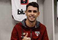 São Paulo: Oscar volta a ser relacionado após dez jogos afastado por lesão