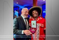 Lula entrega medalha de honra a mestre de carimbó Damasceno, do Pará