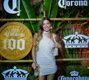 Influenciadora Paola Antonini chega para o show de Lady Gaga em Copacabana, no Rio de Janeiro
