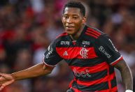Plata volta ao Flamengo após pedir desconvocação à seleção do Equador