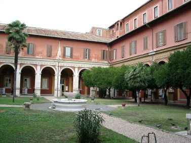 Fachada da Pontifícia Universidade São Tomás de Aquino