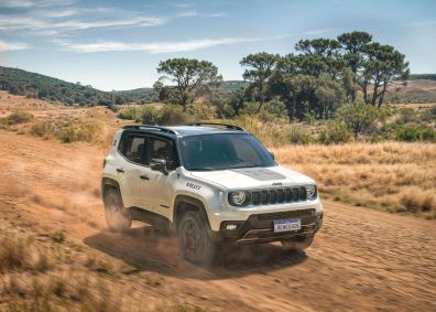 Jeep Renegade 10 Anos comemora primeira década de fabricação no Brasil
