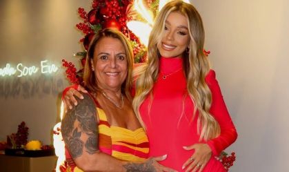 Mãe de Brunna Gonçalves chega aos EUA para esperar nascimento da neta, Zuri