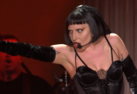 Lady Gaga usa "Mayhem" para noite de "caos e apoteose" do pop em Copacabana