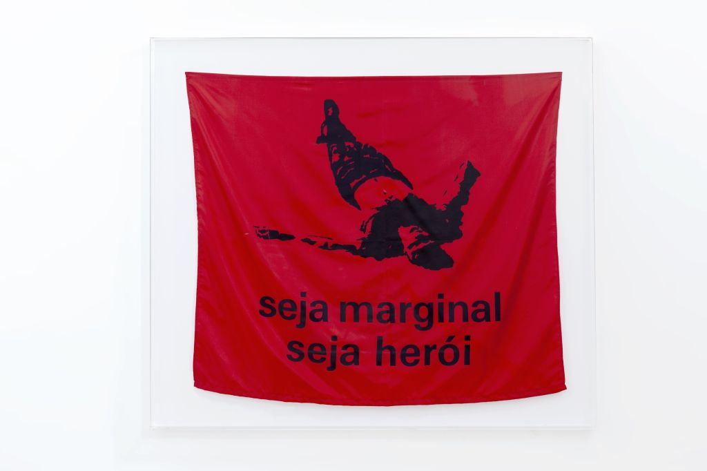 Obra “Seja Marginal seja Herói”, de Hélio Oiticica