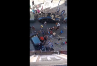 Carro invade calçada e deixa três feridos no Centro do Rio