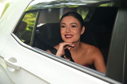 Sophie Charlotte chega na Ville La Rochelle para o casamento de Isis Valverde e Marcus Buaiz