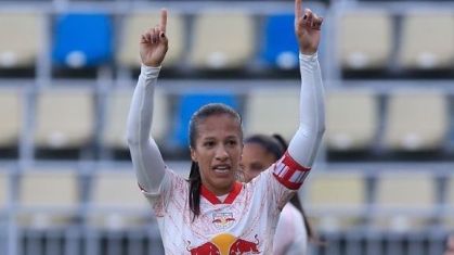 Stella Terra afirma que árbitro a ofendeu com falas machistas durante jogo Red Bull Bragantino x São Paulo