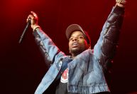 Rapper Tory Lanez diz estar melhor após ser esfaqueado 14 vezes na prisão