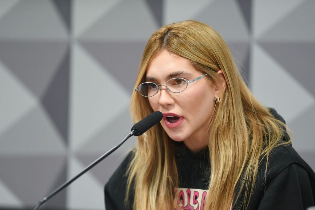 Virginia omite ganhos em contratos, mas nega ter ficado milionária com bets  | CNN Brasil