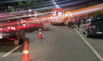 Grave atropelamento deixa dois mortos na Avenida Brasil, no Rio de Janeiro
