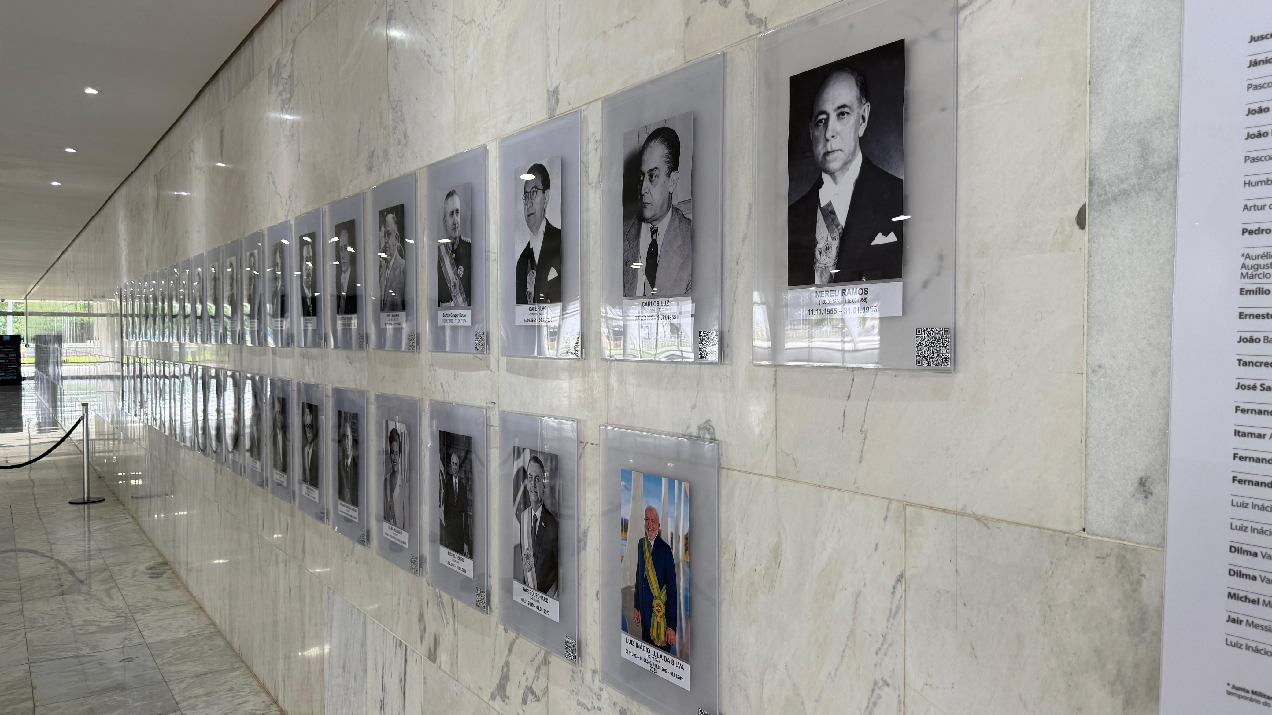Galeria dos ex-presidentes no Palácio do Planalto