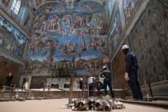 Preparação da Capela Sistina para o conclave