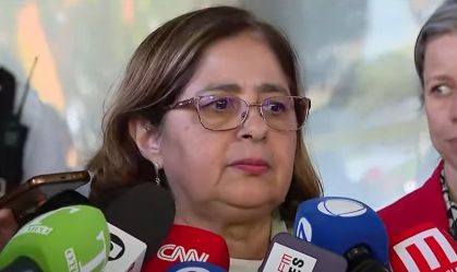 Não contou a questão do assédio, diz ex-ministra demitida por Lula