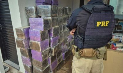 PRF apreende mais de uma tonelada de drogas e cigarros no Paraná