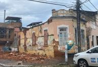 Parte de casarão antigo desaba no Centro de Salvador