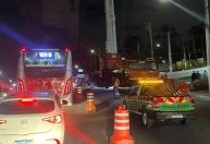 Viga de obra do monotrilho cai de caminhão na zona leste de SP
