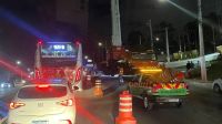 Viga de obra do monotrilho cai de caminhão na zona leste de SP