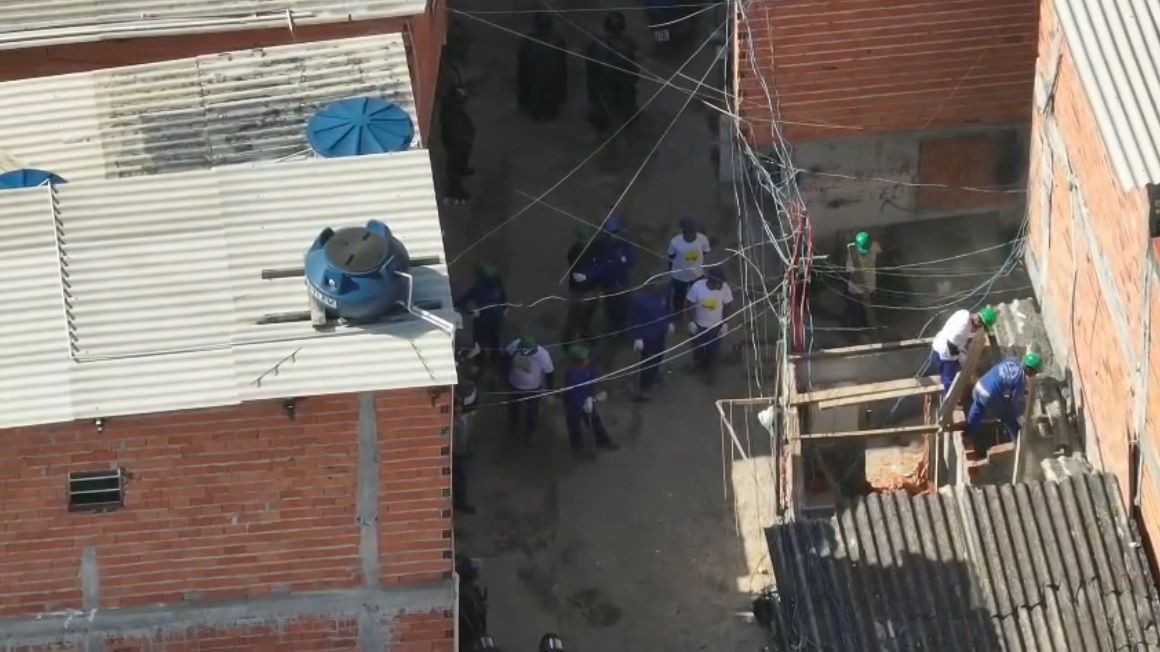 Imagem de destaque do post: Em dia de conflito, Favela do Moinho tem mais 50 casas demolidas