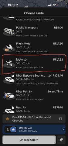 Ainda é possível pedir um Uber Moto no app da empresa • Reprodução