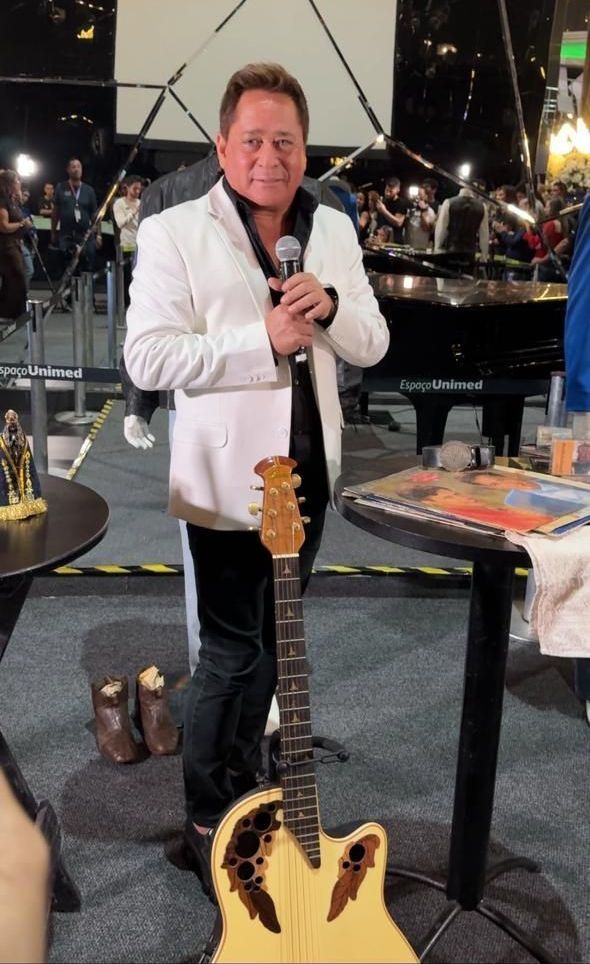 Acervo de leandro é exposto em evento de leonardo; veja itens do cantor | cnn brasil