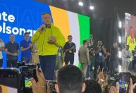 "Precisamos da ajuda de terceiros", diz Bolsonaro em referência aos EUA