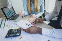 Mais de 60% das empresas sofreram com fraudes no último ano, diz pesquisa