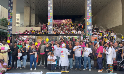 Dia Nacional da Adoção: caminhada na Avenida Paulista mobiliza famílias