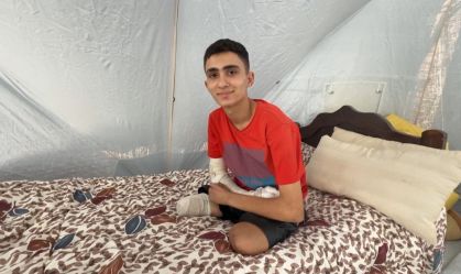 Guerra em Gaza: Adolescente ginasta que perdeu as pernas quer andar de novo