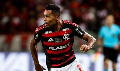 Saiba por que Alex Sandro desfalca o Flamengo na estreia do Mundial