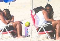 Após BBB25, Aline e Diogo são vistos em clima de romance em praia do Rio