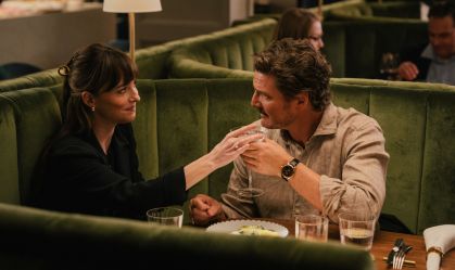 Pedro Pascal sobre “Amores Materialistas”: “Subverte o gênero do romance”