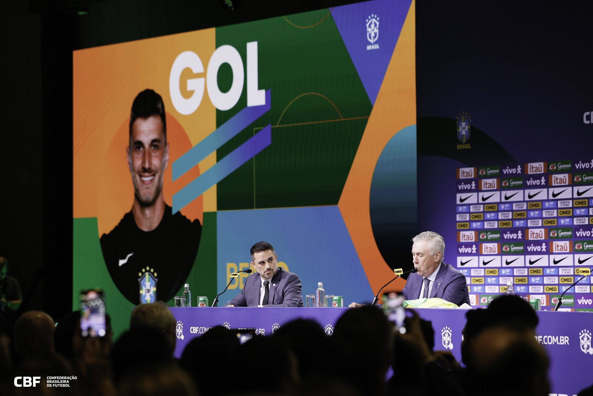 Carlo Ancelotti convoca pela primeira vez na Seleção Brasileira