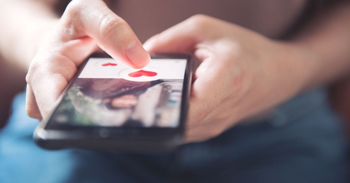 Pesquisa revela o que faz perfis se destacarem em apps de namoro; veja